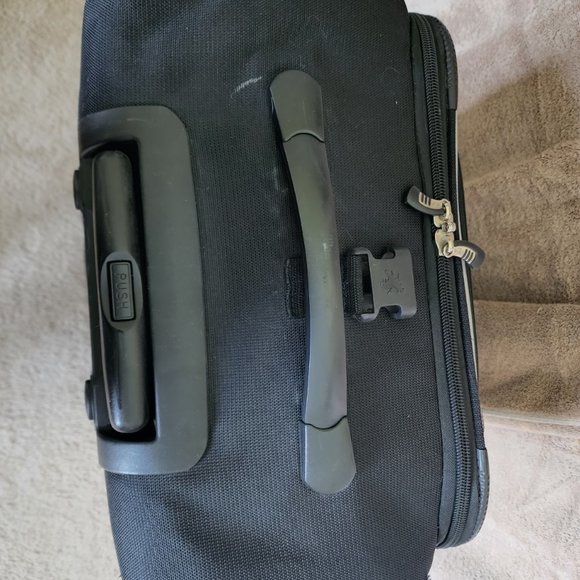 Black 4-Piece Heys Luggage - Used - Picture 5 of 12